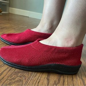 Confortinas - Womens red knit slip on shoes